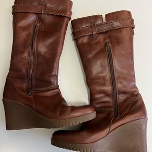 UGG Maxine boot size 7